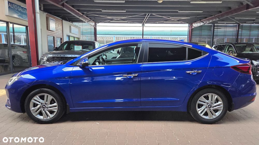 Hyundai Elantra 1.6 Comfort Premiere - 8