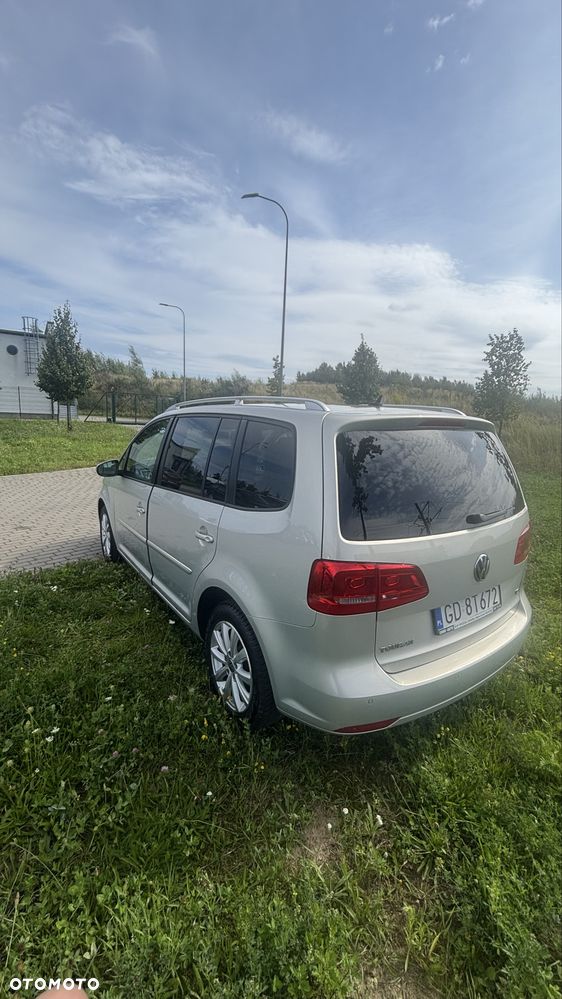Volkswagen Touran - 4
