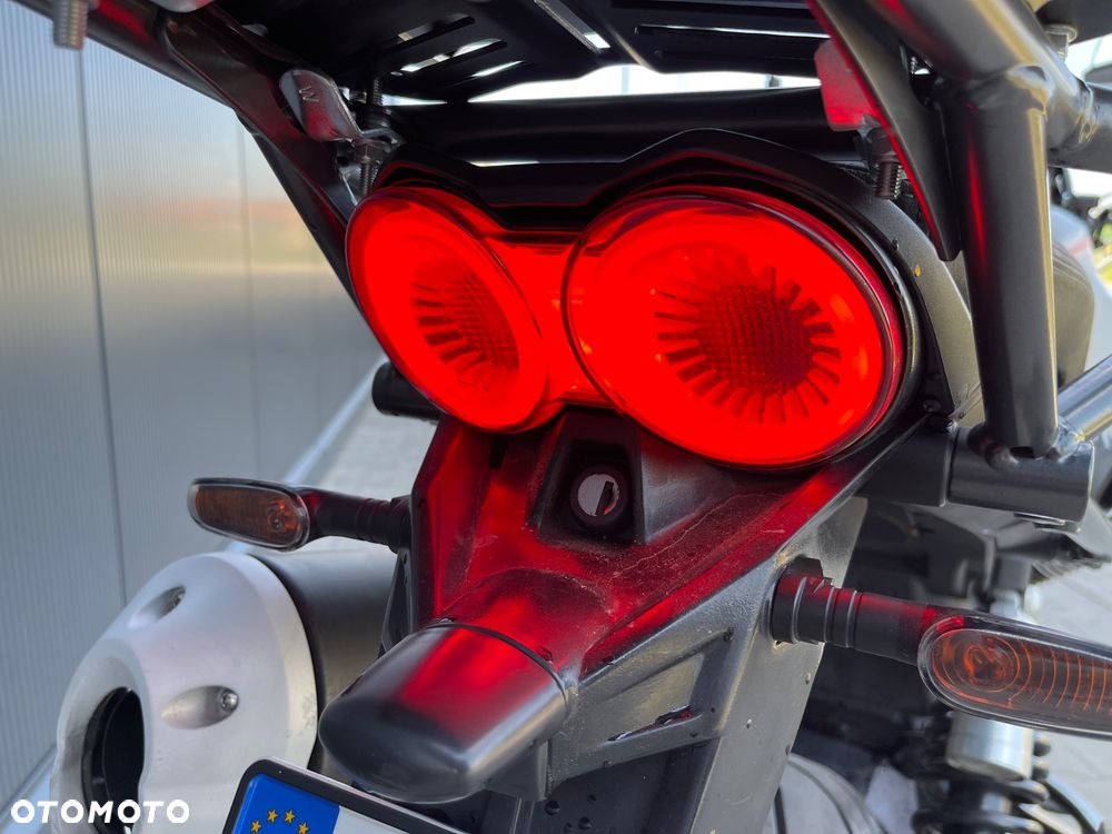 Moto Guzzi V85 - 29