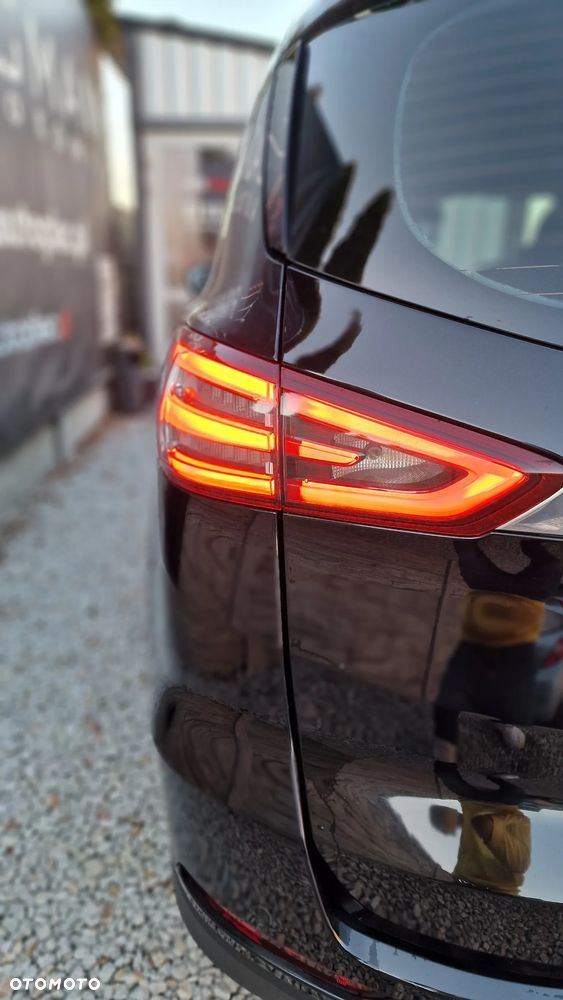 Ford S-Max - 8
