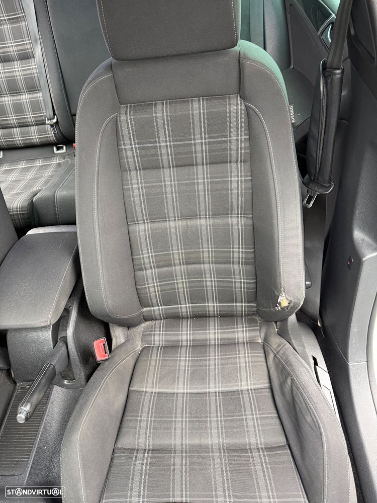 VW Golf 2.0 TDi DPF GTD - 3