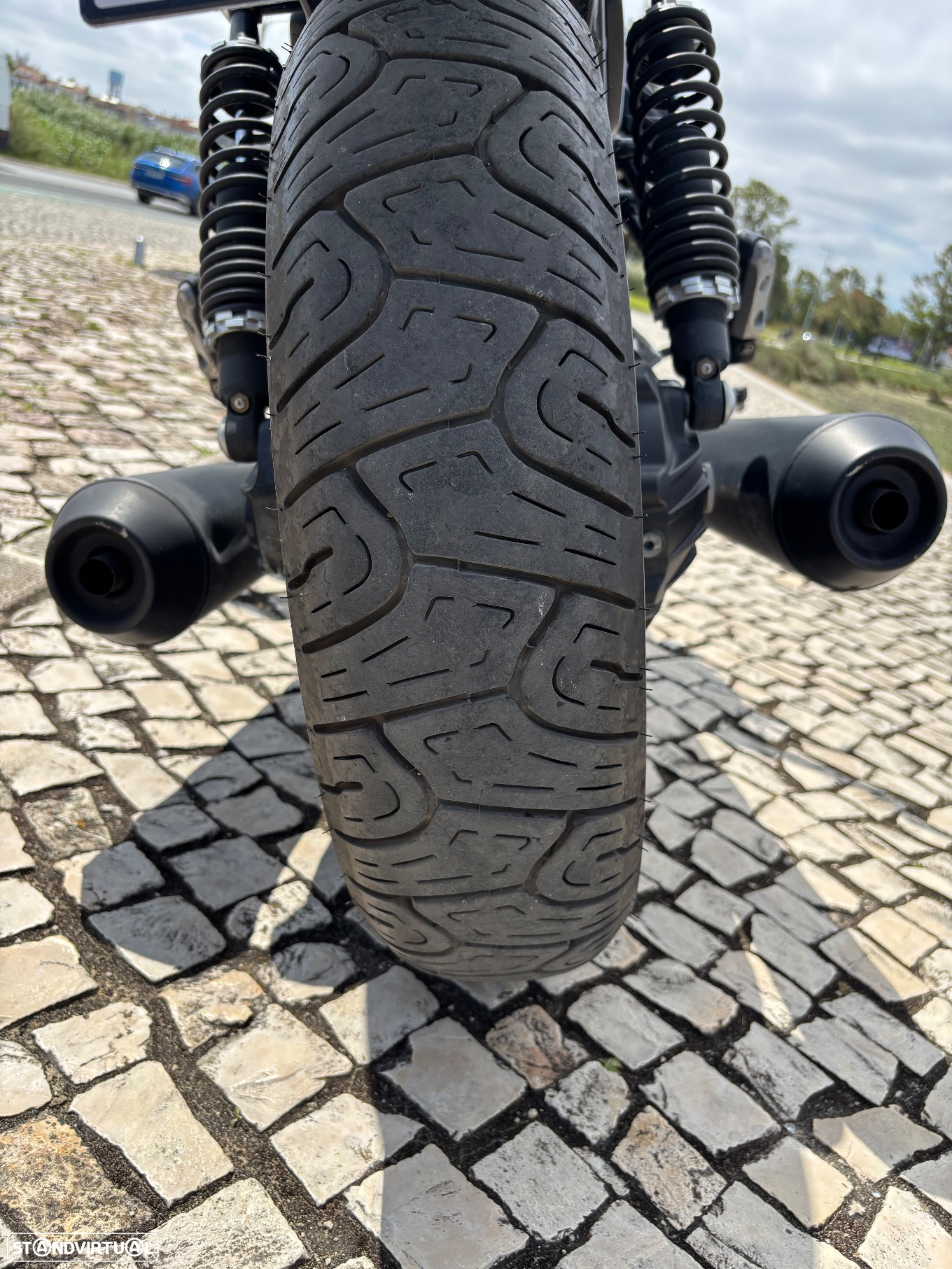Moto Guzzi V9 Bobber - 6