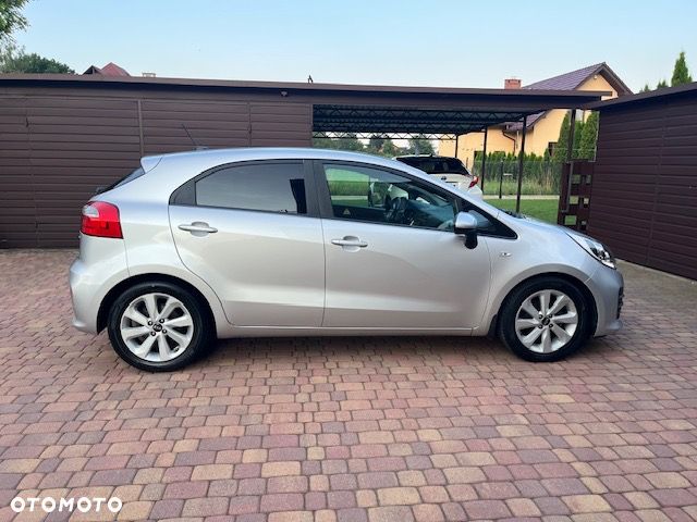 Kia Rio 1.2 Attract - 4