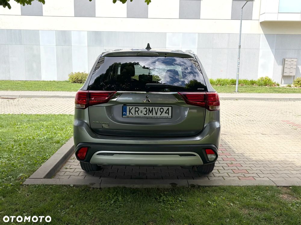Mitsubishi Outlander 2.0 Intense 4WD CVT - 9