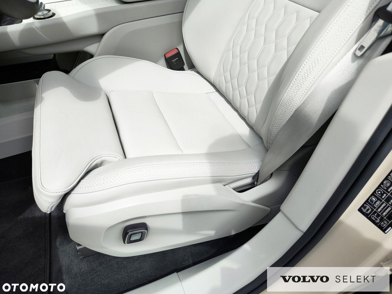 Volvo EX90 - 17
