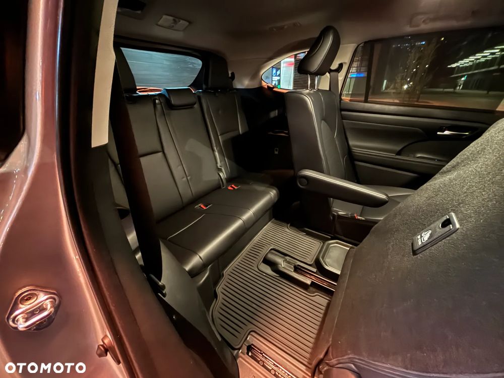 Toyota Highlander 2.5 Hybrid Executive - 10