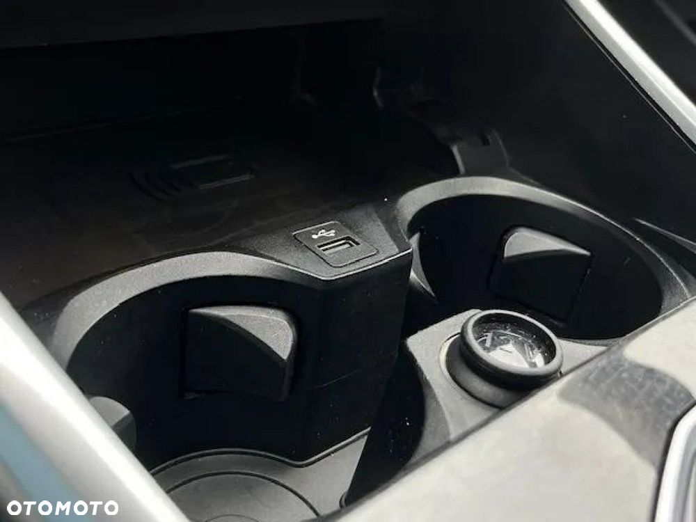 BMW Seria 3 320d Luxury Line - 26