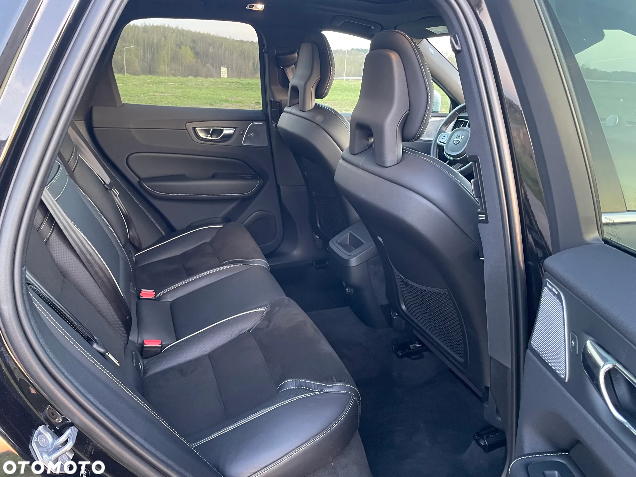 Volvo XC 60 T6 AWD R-Design - 9