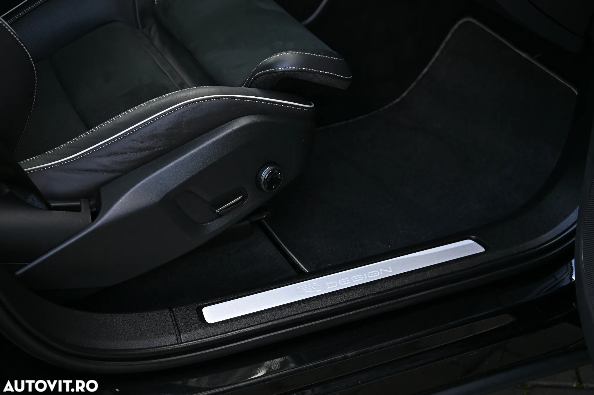 Volvo XC 60 D5 AWD Geartronic RDesign - 20