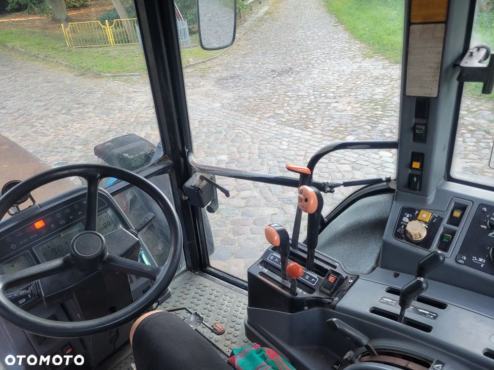 Ford 8340 - 11