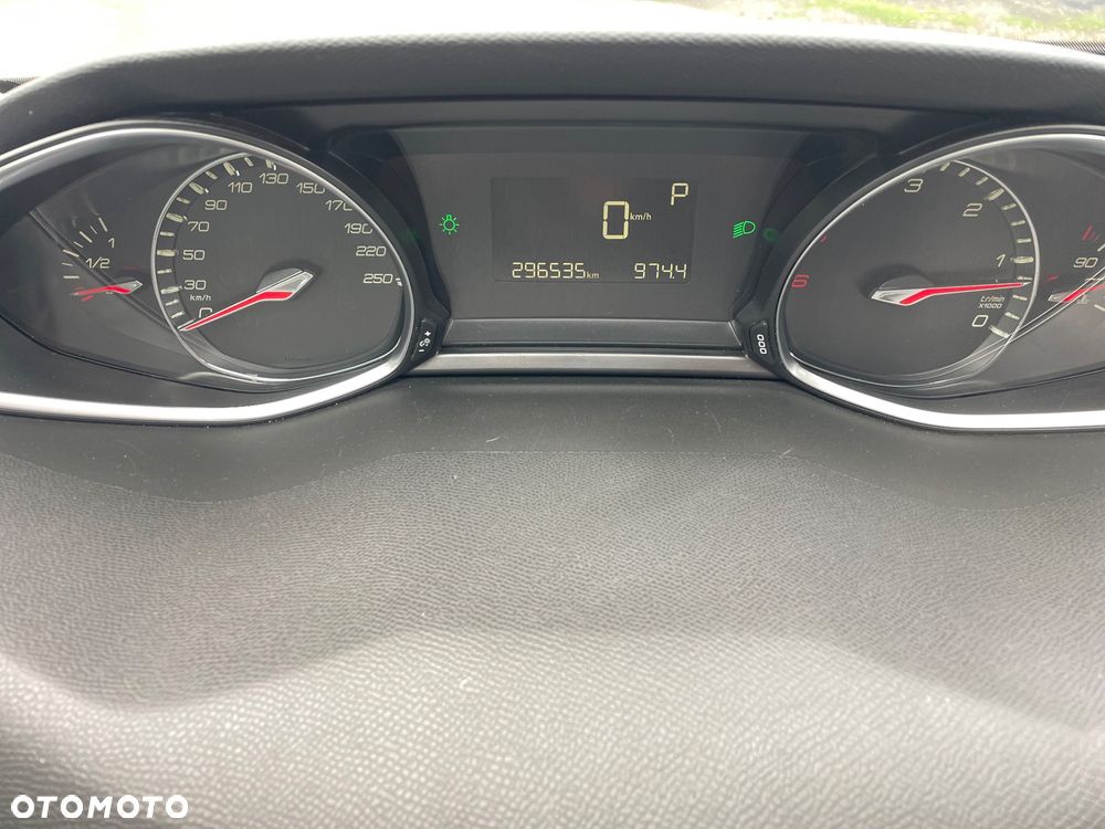 Peugeot 308 1.6 BlueHDi Allure S&S EAT6 - 9