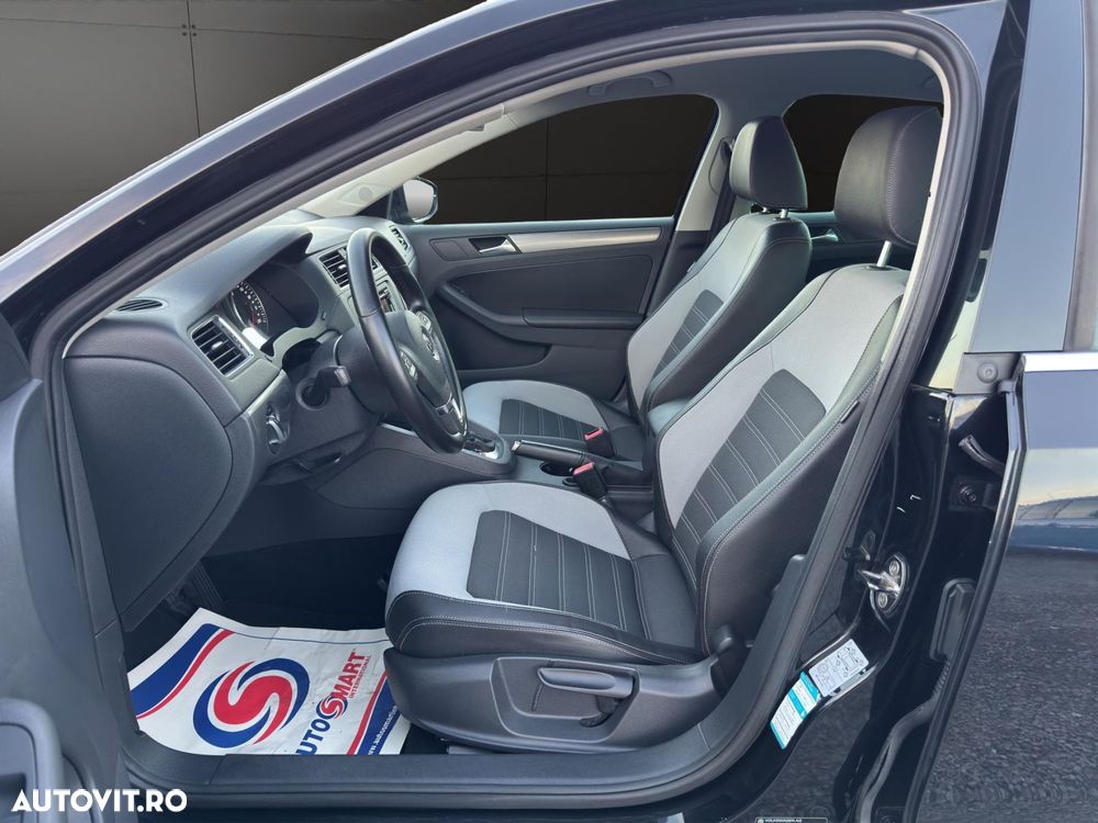 Volkswagen Jetta - 5