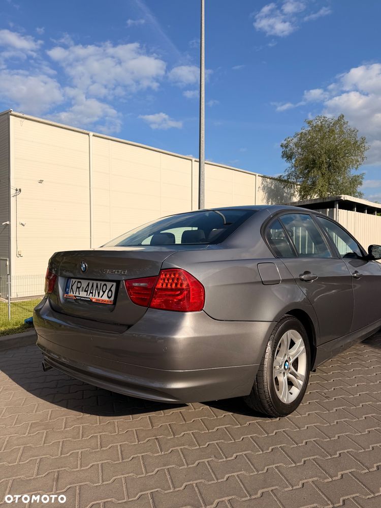 BMW Seria 3 320d DPF - 1