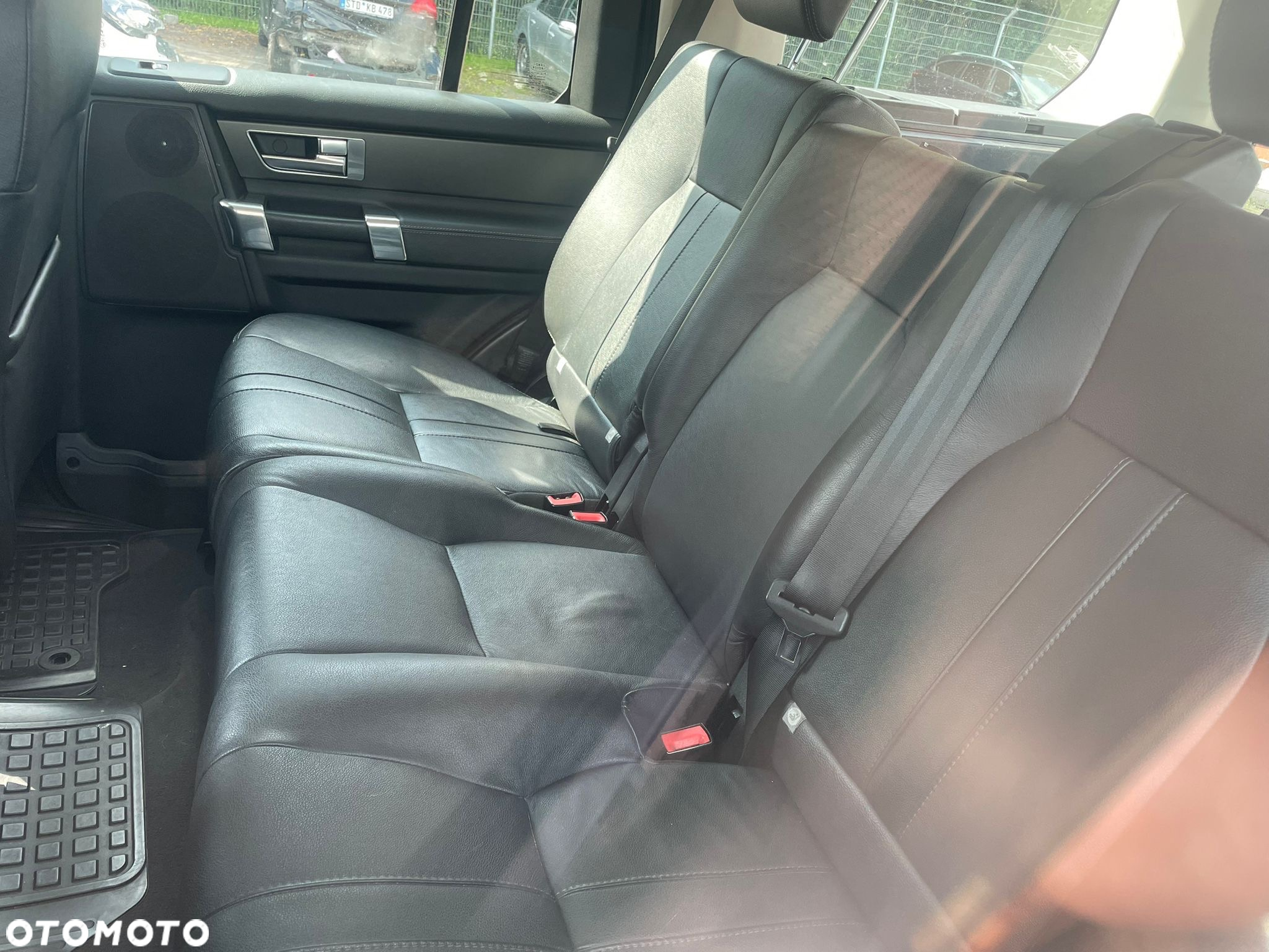 Land Rover Discovery IV 3.0SD V6 HSE - 9