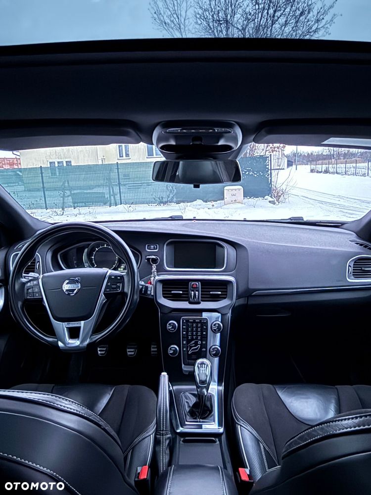 Volvo V40 D2 R Design - 5