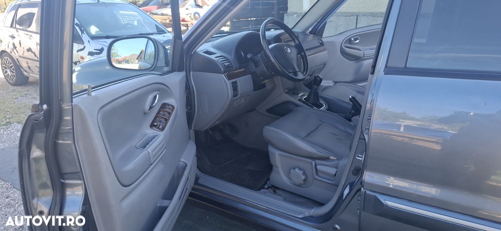 Suzuki Grand Vitara XL-7 2.0 TD - 6