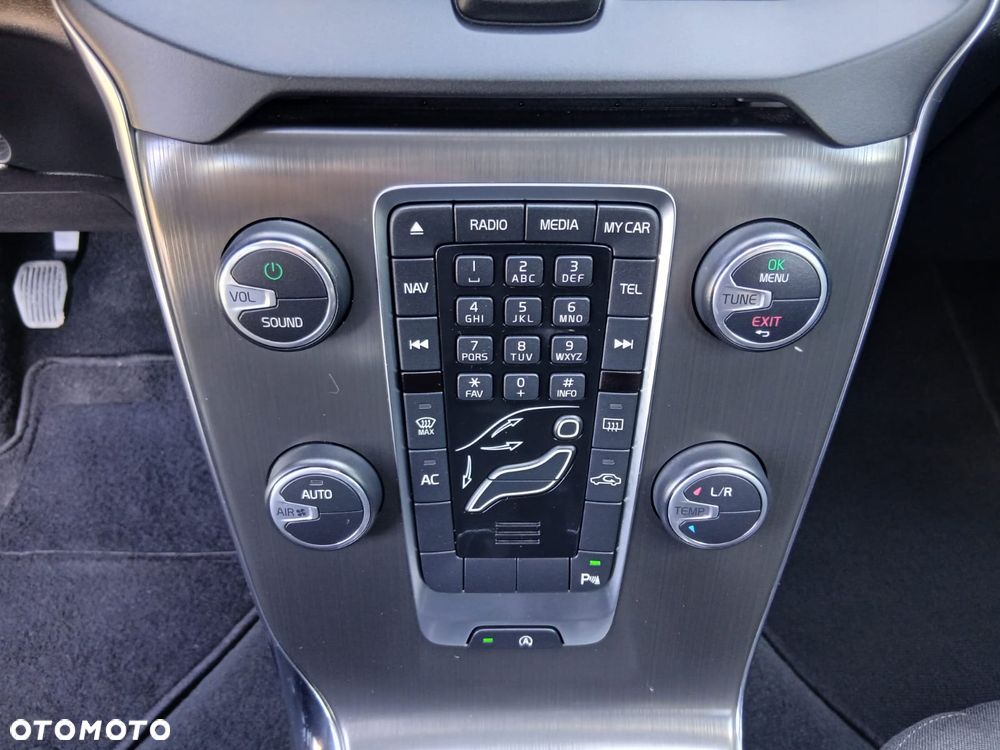 Volvo V40 D2 Momentum - 27