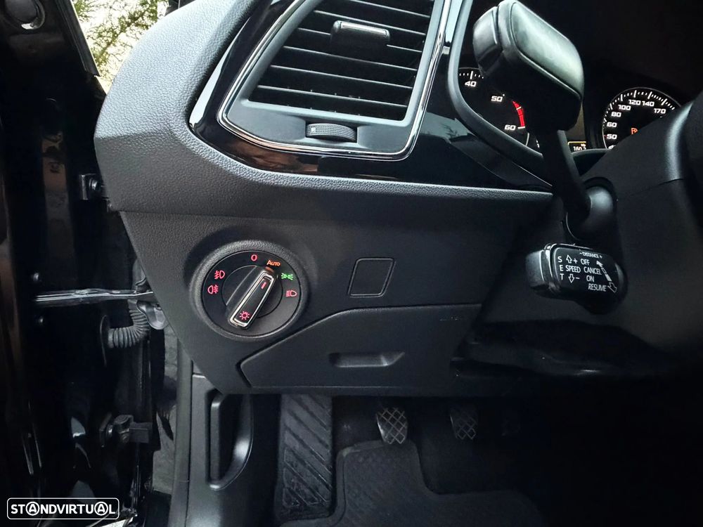 SEAT Leon 2.0 TDI DPF FR - 12