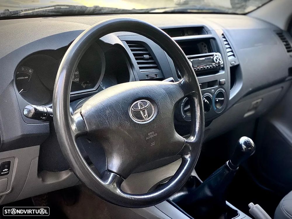 Toyota Hilux 2.5 D-4D 2WD CE - 19