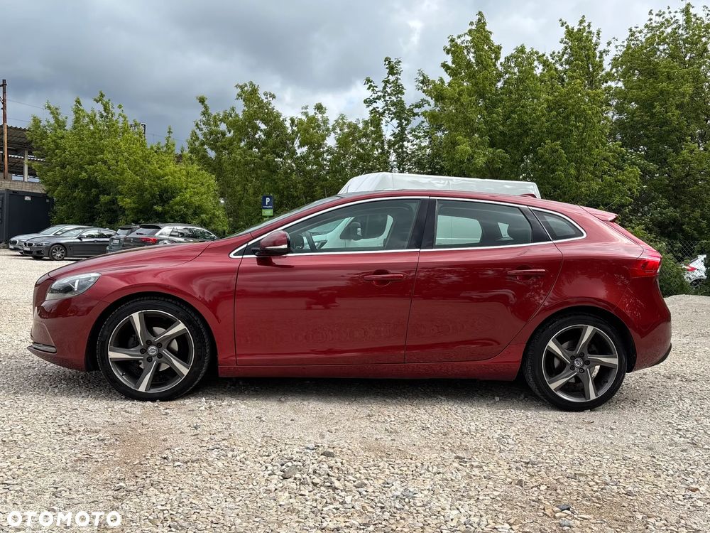 Volvo V40 D2 Momentum - 2