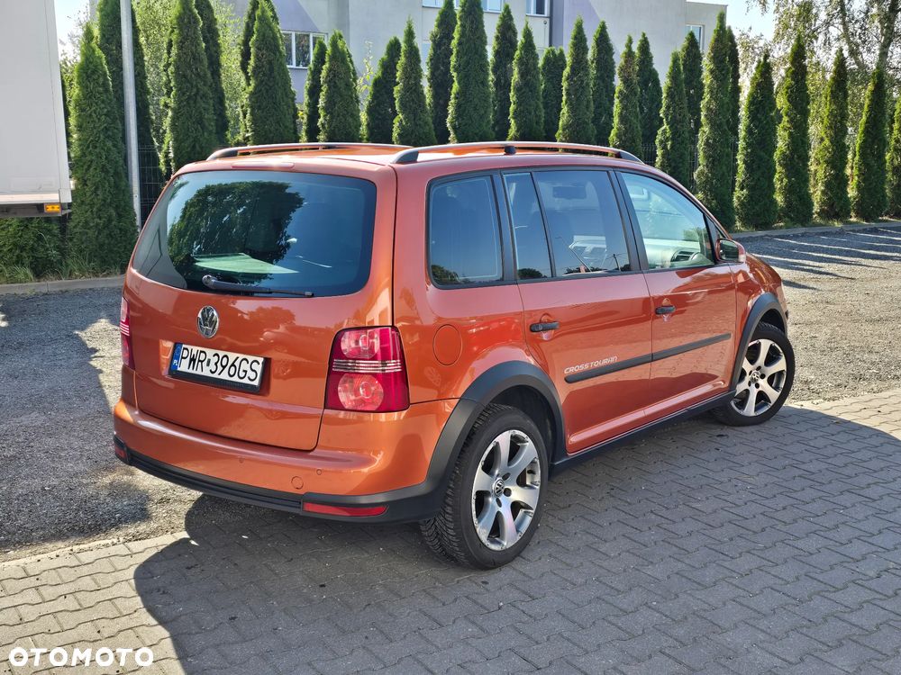 Volkswagen Touran 2008 photo 3