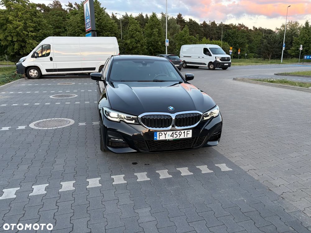 BMW Seria 3 330e M Sport - 13