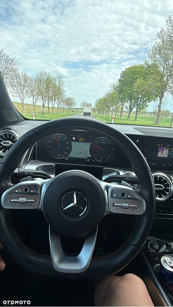 Mercedes-Benz GLB - 2