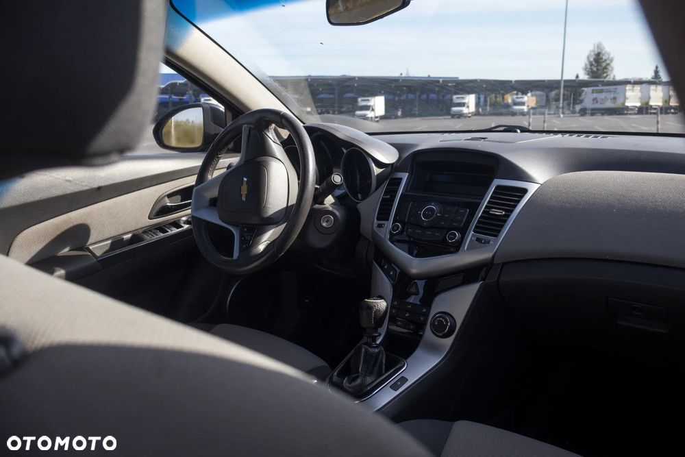 Chevrolet Cruze 1.8 LS - 6