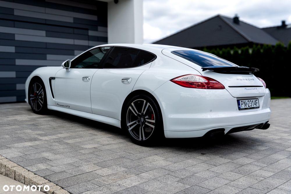 Porsche Panamera GTS - 4