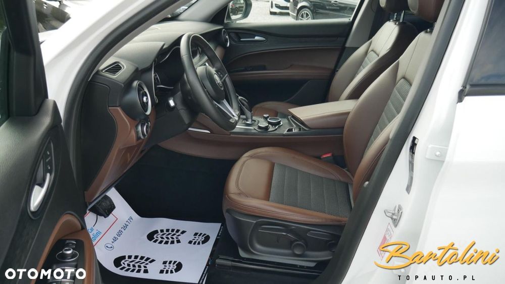 Alfa Romeo Stelvio - 13