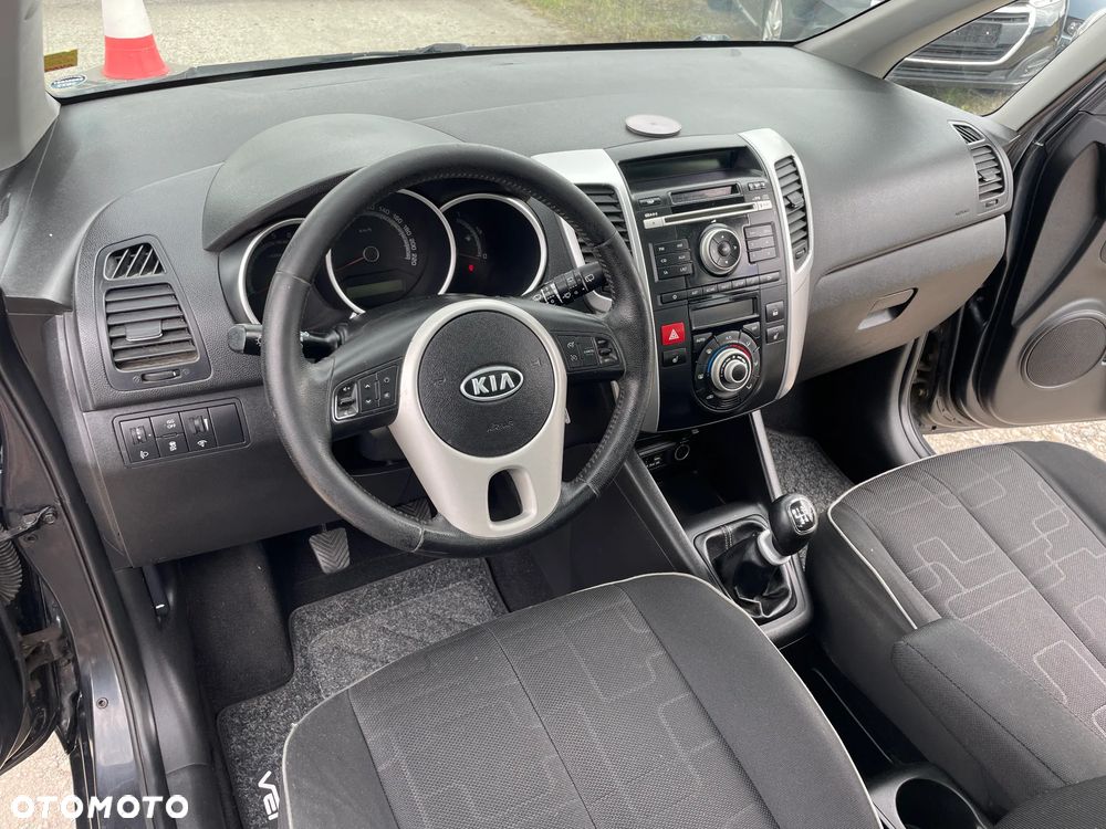 Kia Venga - 11