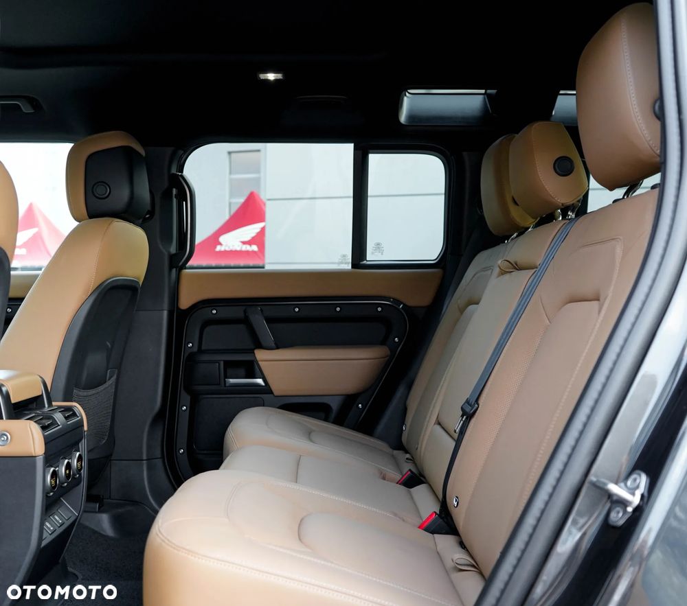 Land Rover Defender 3.0 D350 mHEV X-Dynamic HSE - 30