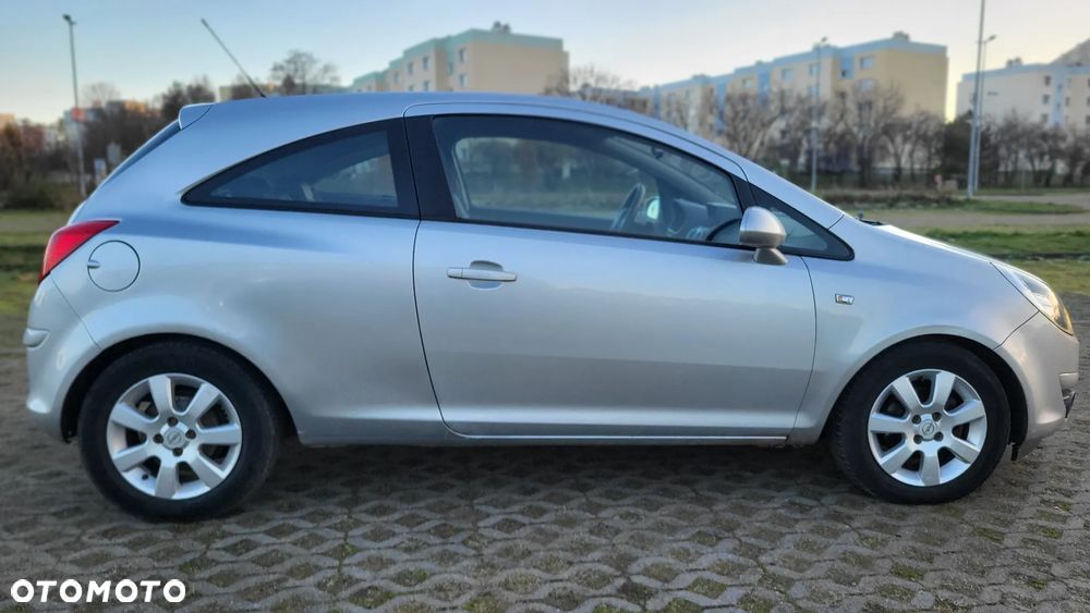 Opel Corsa 1.4 16V Enjoy - 8