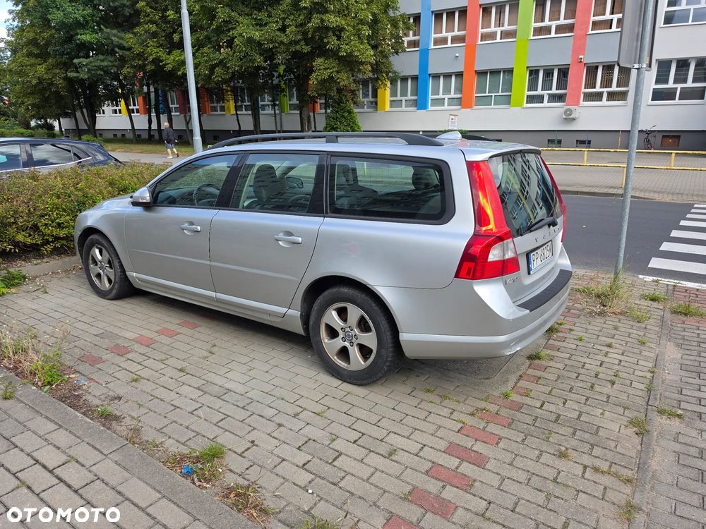 Volvo V70 D3 Momentum - 4
