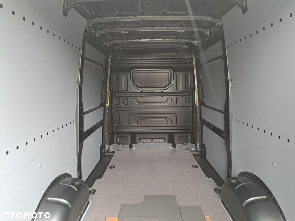 Volkswagen Crafter - 16