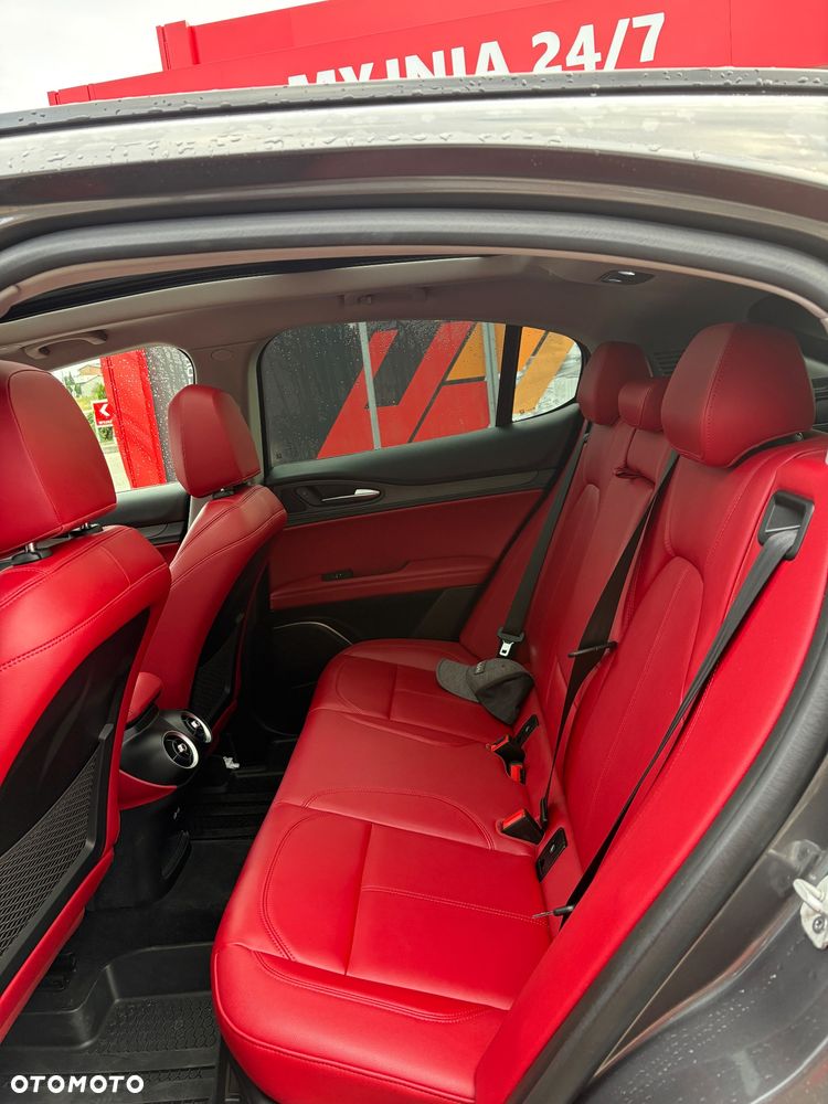 Alfa Romeo Stelvio 2.0 Turbo TI Q4 - 8