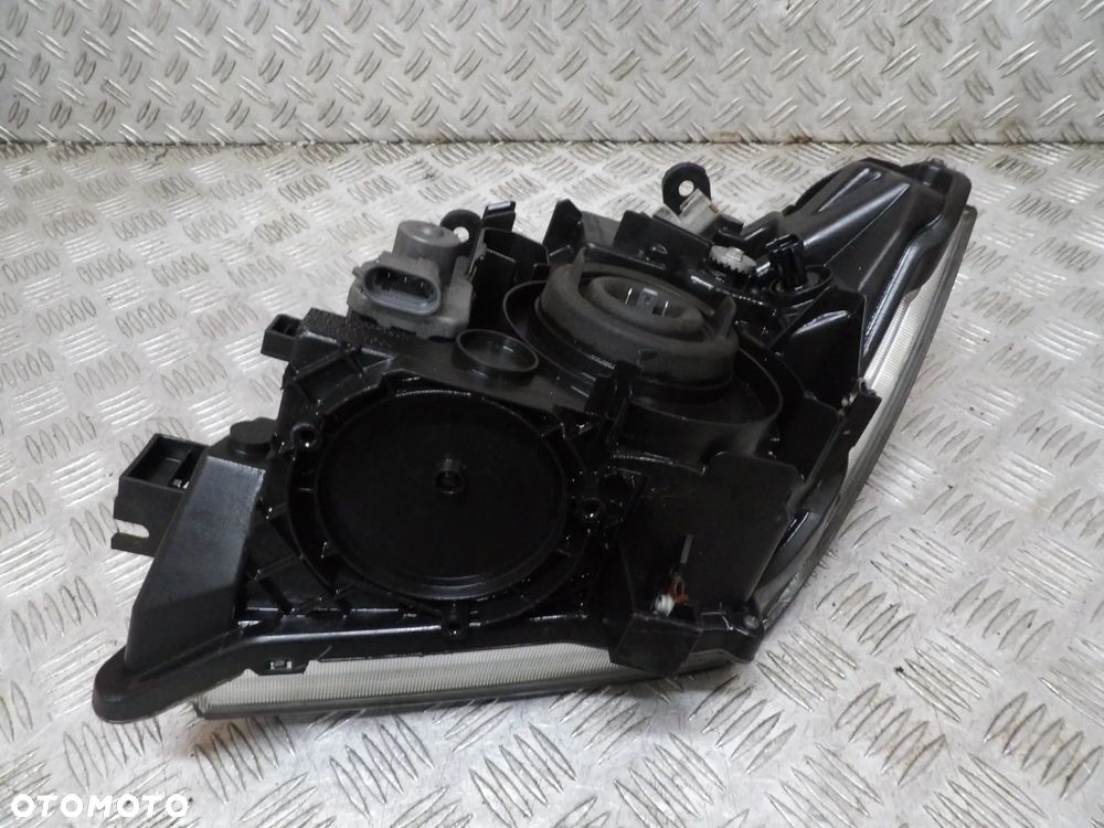 NISSAN NAVARA D40 LAMPA PRAWA PRZÓD - 9
