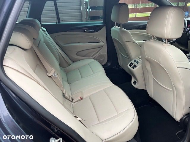 Opel Insignia 1.6 CDTI Cosmo - 17