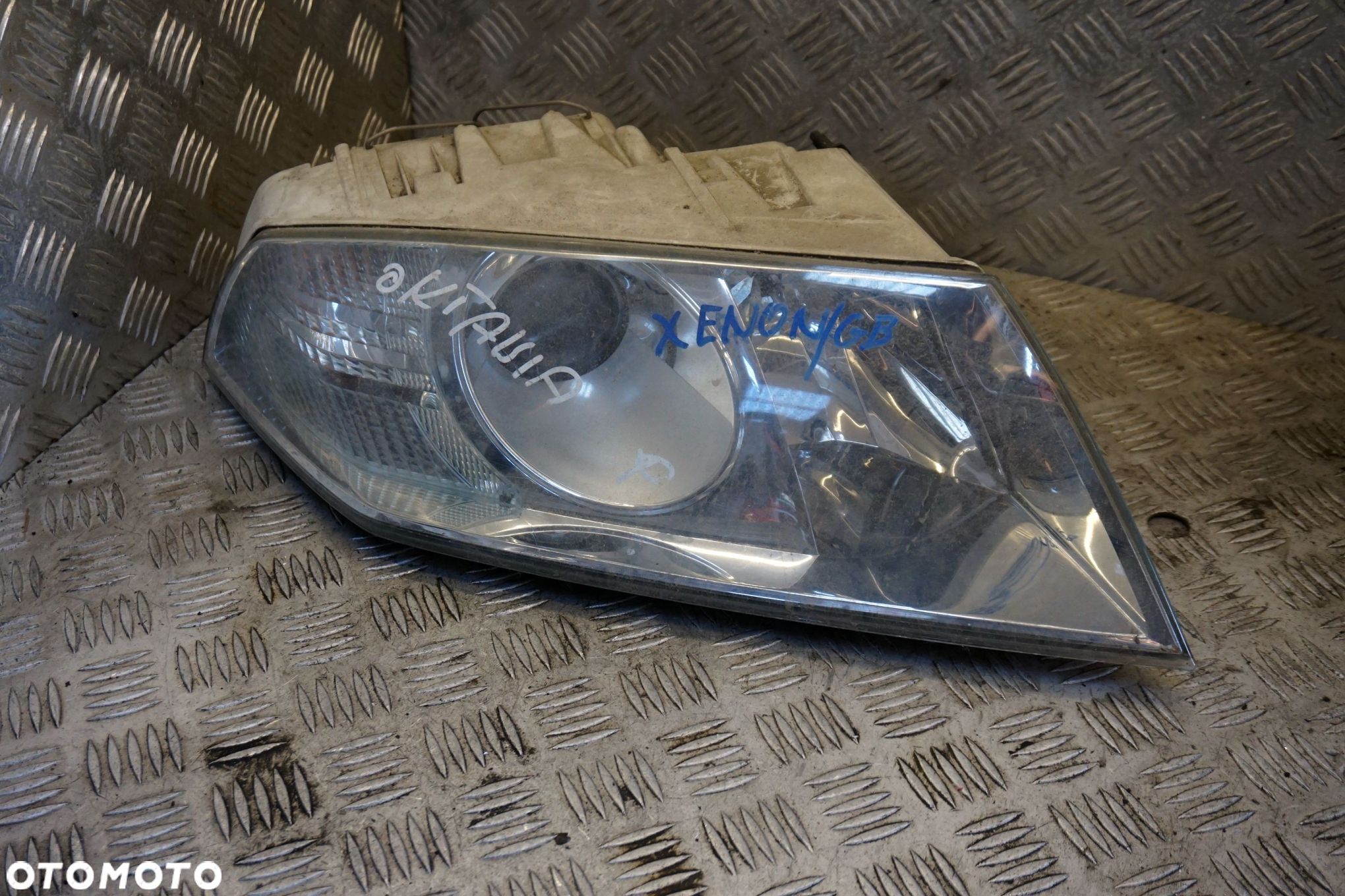 LAMPA PRZEDNIA PRAWA OCTAVIA II 1Z3 1Z2941018E XENON UK SKODA 2004-2008 - 1
