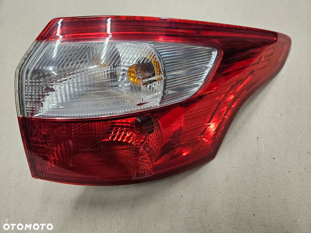 Ford Focus MK3 III kombi lampa tylna tył prawa lewa - 1