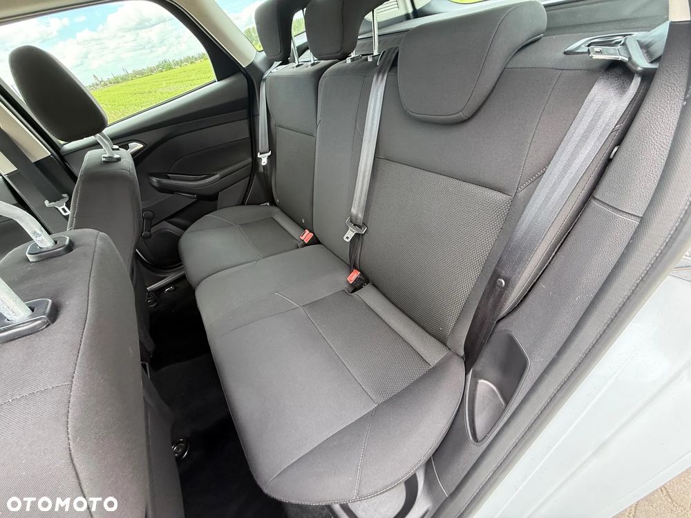 Ford Focus 1.5 TDCi DPF Start-Stopp-System Ambiente - 15