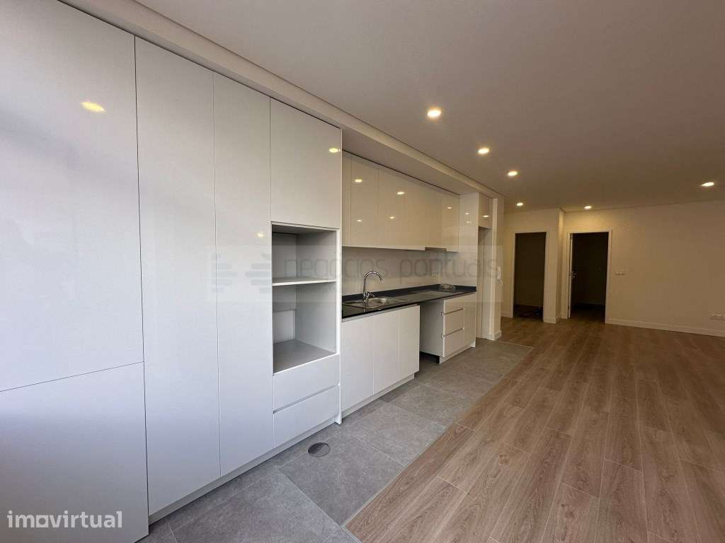 T3 centro, próximo Arco Porta Nova, cozinha equipada, ar condiciona... - Grande imagem: 5/17