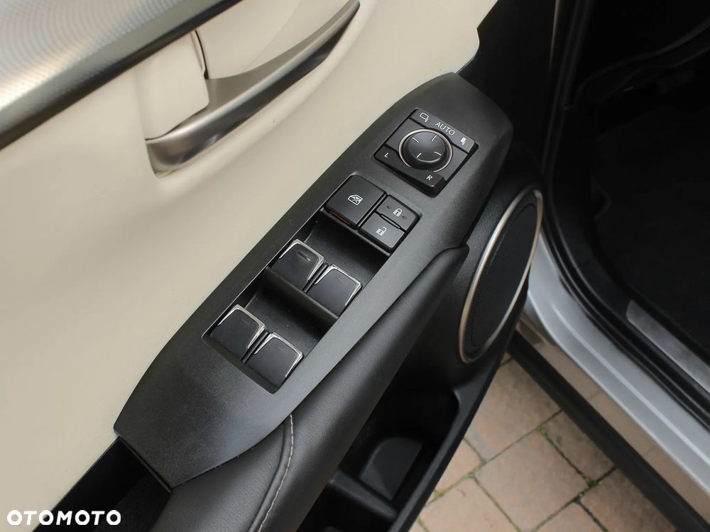 Lexus NX 300h Elite 2WD - 20