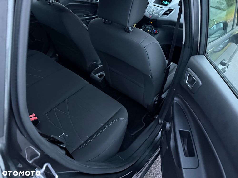 Ford Fiesta - 12