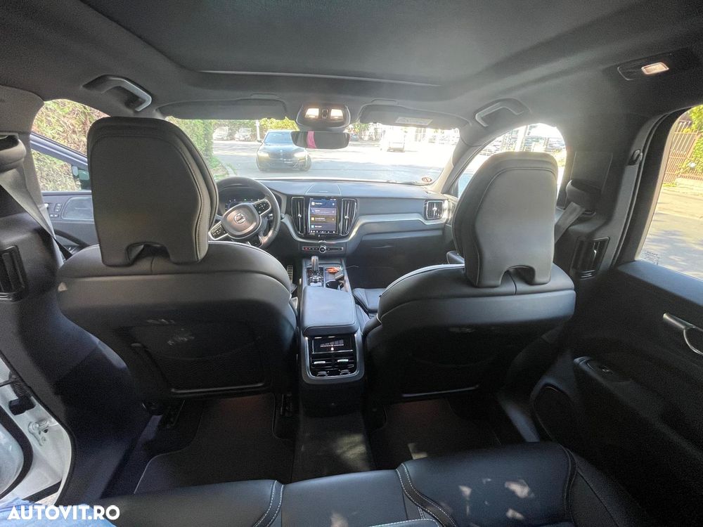Volvo XC 60 B4 MHEV AT8 FWD R-Design - 13