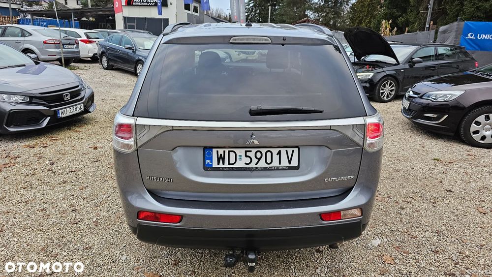 Mitsubishi Outlander 2.2 DID Intense + - 28
