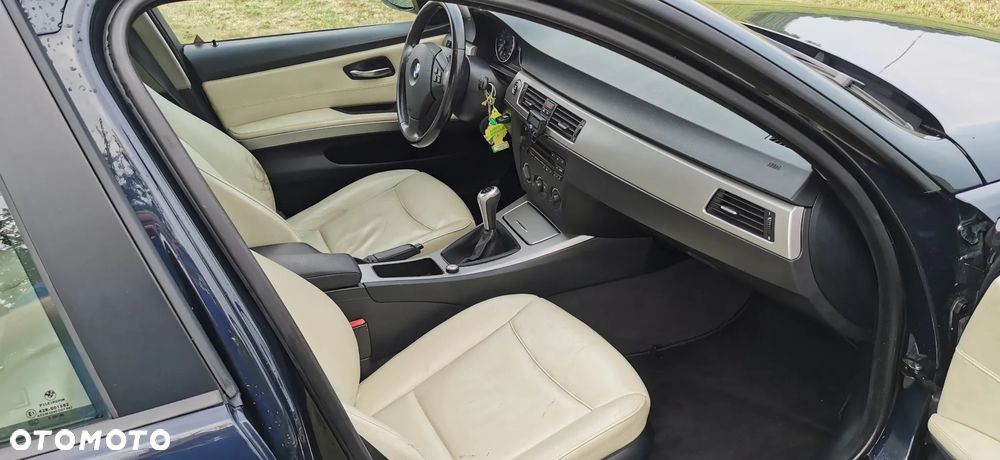 BMW Seria 3 318i - 6