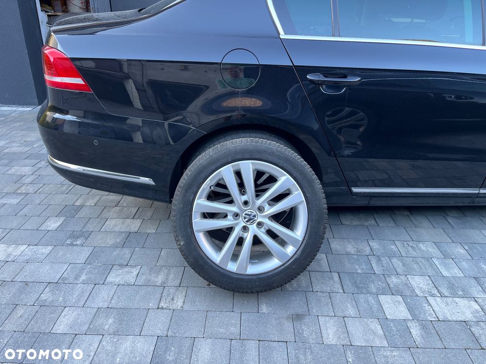 Volkswagen Passat 2.0 TDI Highline R-Style DSG - 14