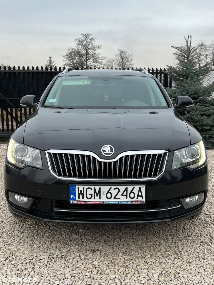 Skoda Superb 2.0 TDI 4x4 Elegance Outdoor DSG - 2