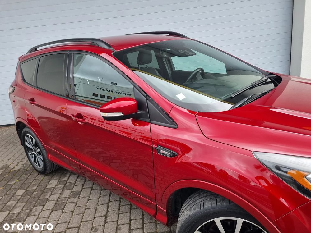 Ford Kuga 1.5 EcoBoost 2x4 ST-Line - 28